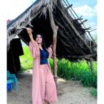 Lahari Shari Instagram - Feeling the nature vibes 🌿🌾 Standing under a cozy hut, surrounded by lush greenery. This moment, pure bliss! ❤️🌻💃 Designer and Stylist : @adamohyd Photographer : @troyphotographyofficial #FarmLife #NatureLover #FeelingBlessed #FarmVibes #BlessedVibes #PositiveThoughts #PosingGoals #positivity #lovemylife #lovemyself #lifeisbeautiful Hyderabad