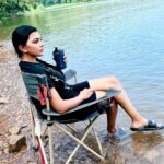 Lahari Shari Instagram - Feeling totally zen 🧘‍♀️ as I soak up the riverside vibes 🌊 Nature's symphony 🍃 has me in awe of its green wonderland 🌳🌿 The perfect spot to unwind and escape the chaos of city life 🌆 Photographer : @troyphotographyofficial #GoodMorning #HappyVibes #lovelylife #PositivityAllAround #RiversideRetreat #NatureNirvana #GreeneryGoals #ChillingByTheRiver #NatureLover #PeacefulParadise Hyderabad
