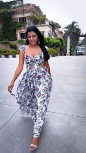 Lahari Shari Instagram - Sparkles all around!!! Boosting up confidence!!! Feeling exuberant 😎. Believing the changes already made. 

Designer : @adrijabysonicareddy
Photographer : @troyphotographyofficial
Stylist : @adamostylestudio 

#instagram #reels #instagood #love #like #follow #photography #photooftheday #instadaily #picoftheday #fashion #instalike #beautiful #likes #tollywoodactress #photo #me #followme #actress #happy #insta #selfie #style #life #myself #india
