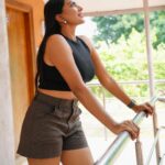 Lahari Shari Instagram - Capturing the moments that make my heart smile.😇🌻🌻 Photographer : @troyphotographyofficial #happysoul #HappyMoments #PositivityInEveryPose #JoyfulShots #actresslife #teluguactress #telugucinema #telugumovies #lovecinema #lovemovies Hyderabad