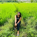 Lahari Shari Instagram - Lost in the embrace of nature's greenery 🌿🌾 #HappySunday #happymood #PositivityOverload #LoveMyLife #livenature #NatureTherapy #FarmLife #SereneMoments #actress #actresslife #teluguactress #TollywoodVibes #telugucinema Hyderabad