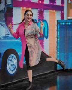 Lakshmi Nakshathra Instagram - Finding joy in the little things💕✌️
#Wow
#lakshminakshathra 

📸. @yoonus_daxo 
Outfit @western_lady_ 
Muah @mukeshmuralimakeover 
Styling @stylewithandriya
