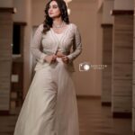 Lakshmi Nakshathra Instagram - Owning the beauty of White 🤍✨ #White&White #lakshminakshathra #nakshathramusings 📸. @frame_stitcherweddings @shutterstories_byamal Outfit @silkycalicut Styling @stylewithandriya Muah @sindhu_valsan Jwlry @adorebypriyanka