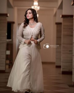 Lakshmi Nakshathra Instagram - Owning the beauty of White 🤍✨

#White&White
#lakshminakshathra
#nakshathramusings

📸. @frame_stitcherweddings 
  @shutterstories_byamal 
Outfit @silkycalicut 
Styling @stylewithandriya 
Muah @sindhu_valsan 
Jwlry @adorebypriyanka