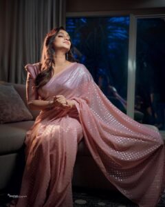 Lakshmi Nakshathra Instagram - Saree Day 💫

Photography @jimshadphotography
Wearing @kayjodesigns.online 
Production: @avmagic.ae 

#lakshminakshathra