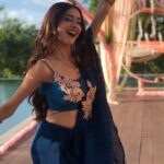 Leena Jumani Instagram - Stranger😏 #reels #reelitfeelit #reelkarofeelkaro #justforfun😂
