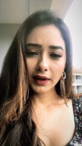Leena Jumani Instagram - Guftagu 🪶

#busyuhi #reels #reelsinstagram #reelitfeelit #reelkarofeelkaro #remixthefeeling #myvoice #gulzaarsaabfan