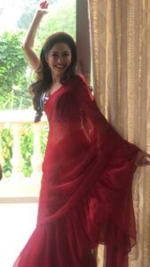 Leena Jumani Instagram - I’m gonna go dance in rain 💃🏻

#reels #reelkarofeelkaro #reelitfeelit #latepost #gratefulthankfulblessed #sabkhushraho