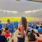 Lopamudra Raut Instagram - Bled blue when we played green ! The most iconic match each time, India vs Pakistan !! 🇮🇳🇵🇰 #worldcup #cricket #indvspak #indiavspakistan #cricketworldcup2023 Narendra Modi Stadium - Ahmedabad