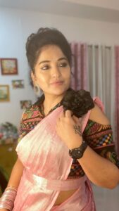 Madhavi Latha Instagram - Practice lekunda okasari chusi cheste ilane untadi , naku opika ledu saaami inthe #blooper #dancer #funny