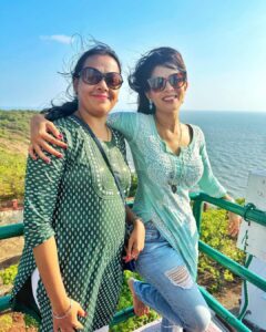 Madhavi Nimkar Instagram - Light house 🏮

.
#Guhagar🐳 #birthplace👧