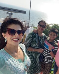 Madhavi Nimkar Instagram - Light house 🏮

.
#Guhagar🐳 #birthplace👧