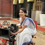 Madhavi Nimkar Instagram - Camera and life both are nothing without FOCUS 😄 Good morning 🌸 . #betweenthescenes #camera #onset🎥🎬