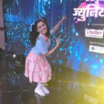 Madhavi Nimkar Instagram - ‘ jallosh juniors cha’ From 18th feb Every Saturday and Sunday 9 pm Only on @star_pravah 💃💃💃