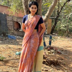 Madhavi Nimkar Instagram - Everything changes…
when you change 🌸🌸
Sha…li…ni ❤️
.
.
#smnka #starpravah #lookchange