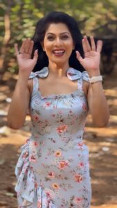 Madhavi Nimkar Instagram - Happy new year alllll 💃💃🥳🌹
Mat this year be full of hope in our eyes and love in our hearts 💕 ❤️
.
.
#happynewyear2023 🌹
#thankful