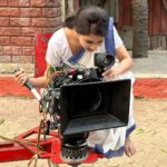 Madhavi Nimkar Instagram - Camera and life both are nothing without FOCUS 😄 Good morning 🌸 . #betweenthescenes #camera #onset🎥🎬