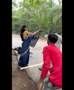 Madhavi Nimkar Instagram - I learn the value of hard work by working hard 🎥
.
.
#smnka #shalini #shooting #filmcity #starpravah 
@star_pravah