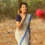 Madhavi Nimkar Instagram - Secret hidden in my heart 🫶🏻🤫😉 Happiness 💃💃 Shalini’s next plan . . #sunday #shooting #shootingtime #instagood #onset