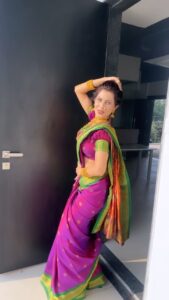 Madhavi Nimkar Instagram - Sawaar loon, sawaar loon 💖💕
.
.
#reeltime #instreel #love💖
costume & style by @theelanstyle 
@tanvi_palav.dance Jamalay ka g tuza sarkh ? 😜