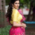 Madhavi Nimkar Instagram - Dress up and show up… 💖 🦋🦋 All set for #starpravahganeshotsav2023 Style by @isash22 Makeup and hair by @supriya_pawar_bridal_makeover Jewellery by @shreerampearls Photographer @creativesoul.co.in