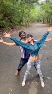 Madhavi Nimkar Instagram - Enjoying more with dance reels 💃💃💖
Dancing on beat @kapilhonrao 👍
.
.
#trendingreelsvideo #instagram #reelfan #dance2023 🫶🏻 #shalinimalhar
Video credit our creative head @abhijaat_sh