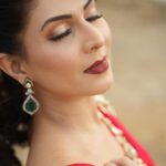 Madhavi Nimkar Instagram - Bold red ❤️💖🌹💕 . . #straprah #dhinchakdiwali #2023 #shalini 🌹 . Makeup by @supriya_pawar_bridal_makeover Style by @theelanstyle Photos by @filmmaker_25 Jewellery by @jizajewellerystudio