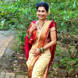Madhavi Nimkar Instagram - #nauvarisaree 💖🌹
#lovethislook 🫶🏻
Jeweller by @sudiksha_art_jewellery_1912