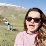 Madhu Sharma Instagram - let’s play tic tac toe at 11000 feet #trekking #trek #buranpass #buranghati #mountains #valleys #camp #morning #games #tictactoe