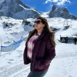Madhu Sharma Instagram - My mountain love is forever #reelsinstagram #reels #reelakarofeelkaro #reelitfeelit #mountains #mountainlovers #happiness #mountainsmakemehappy
