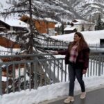 Madhu Sharma Instagram - “The mountains are a place where I can find my true self, where I can connect with nature and leave behind the noise of the world #réel #reels #reelkarofeelkaro #reelitfeelit #viral #viralreels #trendingreels #trendingsongs