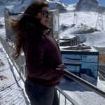 Madhu Sharma Instagram - Kabhi sun toh Zara #reels #ree #reelsinstagram #reelkarofeelkaro #reelitfeelit #switzerland🇨🇭 #switzerland #zermatt #matterhorn #explorepage #explore