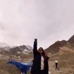 Madhu Sharma Instagram - Ladakh, located in the northernmost part of India, is known for its stunning beauty and rugged landscapes. In winter, the region is covered in snow, enhancing its already picturesque scenery. The snow-capped peaks, frozen lakes, and stark white valleys make for breathtaking views and offer a unique opportunity for adventure activities such as skiing, snowboarding, and snow trekking. Ladakh in the snow is a magical and memorable experience, attracting tourists and adventurers from around the world #leh #ladakh #winter #snow #snowcapmountains #lamayaru #likermonastery
