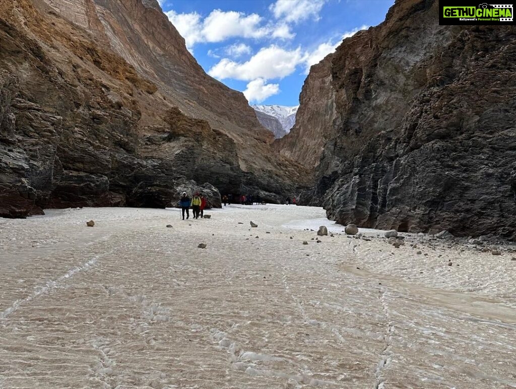 Madhu Sharma Instagram - "The Chadar Trek is not just a trek, it's a journey that will test your limits, challenge your fears, and reward you with breathtaking views and memories that will last a lifetime." #chaddartrek2023 #frozenrivertrek #himalayan #himalayas #himalayantrekking #zanskar #zanskarvalley #bucketlist #bucketlistadventures Chadar trek