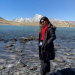 Madhu Sharma Instagram - GURUDONGMAR LAKE SIKKIM Gurudongmar Lake is one of the highest lakes in the world and in India, located at an altitude of 5,425 m (17,800 ft), in Sikkim. It is considered sacred by Buddhists, Sikhs and Hindus. The lake is named after Guru Padmasambhava—also known as Guru Rinpoche—founder of Tibetan Buddhism, who visited in 8th century #gurudongmarlake #gurudongmarlake17800ft #incredibleindia #dekhoaapnadesh🇮🇳 #sikkim #northsikkim #explorepage #explore #exploreindia #exploreeverything #vlog #vlogging #vloger #vlogerslife Gurudongmar lake, North sikkim