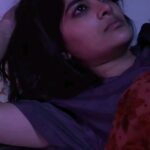 Madhumita Sarcar Instagram - তোমাদেরও কি রাতে এমন weird thoughts আসে? 🤔 @madhumita_sarcar #funnyvideos #comedyvideos #reelsindia #reelitfeelit #SVFStories