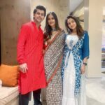 Maera Mishra Instagram - Official Card Partner. 🌸❤️😁 #iykyk @i_ashisinghh @bansalsmita_ @thesiddharthnigam 🥳