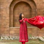Maera Mishra Instagram - Need more confidence? Wear Red❤️ Outfit by @nehamtaonline 🌸 PR by @ashwanivolvorine #redsuit #red #indian #indianfashion