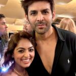 Maira Doshi Instagram - That was it ❤️ #AllMains Ignore my teeth, I ate lipstick ;) @wardakhannadiadwala you’ve my heart ❤️ ❤️❤️ #SatyaPremKiKatha #PremierNight