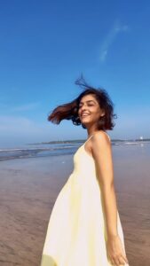 Maira Doshi Instagram - MOOD: Going back to my fave travel destinations...😍✈️

I am an ocean baby, any day...🌊! And, Kimirica’s Oceanic Vibes Scented Luxury Candle evokes the same marine vibes and teleports me to a serene ocean (instantly 😍)..🕯️

And, I adore their silicone-free Miami Nights Body Lotion - so moisturizing yet lightweight. The fragrance transports me to my fave getaway: the fun-filled streets of Miami....✨💃🏻

Go, pamper yourself with these sensorial treats from @kimirica.shop 
.
.
.
.
#kimirica #selfcare #scents #MOOD #bodycare #scentedcandles #luxurycandles

Shot by: @ayu.agnihotri