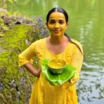 Malavika Krishnadas Instagram - Natural Face Pack 🌱☺️ . Ingredients • Turmeric • Neem •Curd •Honey •Aloe Vera PS : Some people might be allergic to Aloe Vera and Turmeric so please do a patch test before applying it on your face #nature #facepack #skincare #herbal #turmeric #Neem
