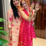 Manasi Naik Instagram – So grateful to apply mehendi on @manasinaik0302 hands 
Such a lovely person so down to earth✨
She is known for her superb dancing talent and acting ability Manasi Naik is one of the best actresses from the treasure of Marathi film industry who have taken the Marathi entertainment world by storm.
 Thank you so much 😘❤️￼
.
.
.
Video credit: @infocus_film01 
Actress: @manasinaik0302 
.
.
.
#celebrity #fashion #love #actor #actress #model #instagram #bollywood #style #instagood #hollywood #beautiful #beauty #photography #celebrities #music #follow #trending #famous #artist #celebritystyle #like #explorepage #singer #art #explore #entertainment #viral #cute #photooftheday