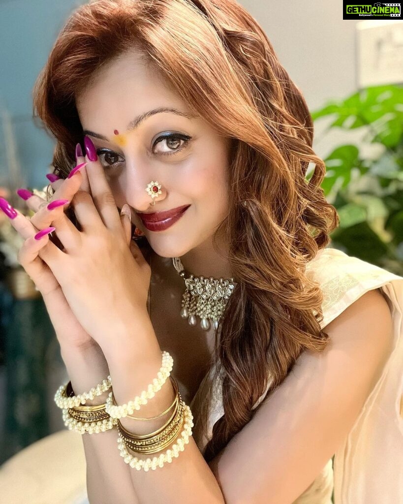 Manasi Naik Instagram - This year I met the most broken version of me, But Also The strongest ❤️ Kuch der Aur …⏳ Thank you Universe 💫 I will Not Give Up Growing Glowing And Healing ❤️‍🩹 #ManasiNaik #Actor #Performer #Beingme #OnMyOwn #Beauty #OOTD #fashionstyle #MyStyle #Secret #grattitude #Happy #survivor #Growing #Glowing #WorkingHard #WatchMeGrow #ThankYou #SelfRealisation #survivor #Cultured #Morals #Focused #mentalhealthawareness #MentalPeace #NewDreams #NeverGiveUp #newbeginnings 🧿 #CatMomOf12