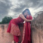 Manasi Naik Instagram - I’m a Very very Boring Baby ! All I do is Work Hard,Make Money And Come Home 🏡❤️🫶🏻 Kuch Der Aur…☔️ Thank you Universe 💫 I will Not Give Up Growing Glowing And Healing ❤️‍🩹 #ManasiNaik #Actor #Performer #Beingme #OnMyOwn #Beauty #OOTD #fashionstyle #MyStyle #Secret #grattitude #Happy #survivor #Growing #Glowing #WorkingHard #WatchMeGrow #ThankYou #SelfRealisation #survivor #Cultured #Morals #Focused #mentalhealthawareness #MentalPeace #NewDreams #NeverGiveUp #newbeginnings 🧿 #CatMomOf12