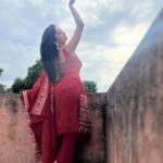 Manasi Naik Instagram - I’m a Very very Boring Baby ! All I do is Work Hard,Make Money And Come Home 🏡❤️🫶🏻 Kuch Der Aur…☔️ Thank you Universe 💫 I will Not Give Up Growing Glowing And Healing ❤️‍🩹 #ManasiNaik #Actor #Performer #Beingme #OnMyOwn #Beauty #OOTD #fashionstyle #MyStyle #Secret #grattitude #Happy #survivor #Growing #Glowing #WorkingHard #WatchMeGrow #ThankYou #SelfRealisation #survivor #Cultured #Morals #Focused #mentalhealthawareness #MentalPeace #NewDreams #NeverGiveUp #newbeginnings 🧿 #CatMomOf12