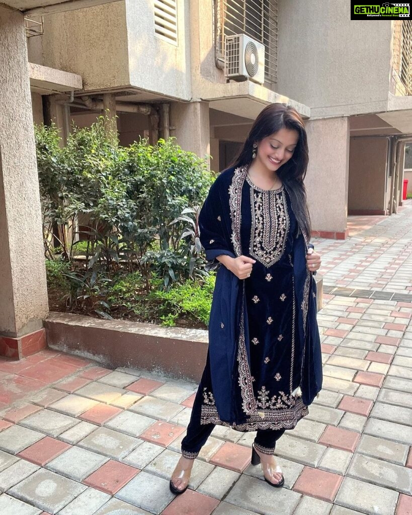 Manasi Naik Instagram - Bhaubheej Ready 🪔 Thank you Universe 💫 I will Not Give Up Growing Glowing And Healing ❤️‍🩹 #ManasiNaik #Actor #Performer #Beingme #OnMyOwn #Beauty #OOTD #fashionstyle #MyStyle #Secret #grattitude #Happy #survivor #Growing #Glowing #WorkingHard #WatchMeGrow #ThankYou #SelfRealisation #survivor #Cultured #Morals #Focused #mentalhealthawareness #MentalPeace #NewDreams #NeverGiveUp #newbeginnings 🧿 #CatMomOf12