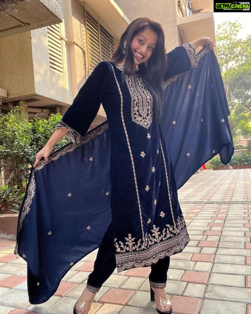 Manasi Naik Instagram - Bhaubheej Ready 🪔 Thank you Universe 💫 I will Not Give Up Growing Glowing And Healing ❤️‍🩹 #ManasiNaik #Actor #Performer #Beingme #OnMyOwn #Beauty #OOTD #fashionstyle #MyStyle #Secret #grattitude #Happy #survivor #Growing #Glowing #WorkingHard #WatchMeGrow #ThankYou #SelfRealisation #survivor #Cultured #Morals #Focused #mentalhealthawareness #MentalPeace #NewDreams #NeverGiveUp #newbeginnings 🧿 #CatMomOf12