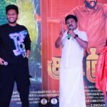 Mani Chandra Instagram - #kudimahaan audio launch 🔥❤️ Fun moments with @1gpmuthu @arun_aravind_twins @vjpaaru ❤️❤️❤️ All the best team ❤️🔥 @scenariomediaworks_offl @vijaysivan_ @chandiniofficial @prakashplays @meyyendiran88 @suresh.chakravarthy @namonarayananoffl @honestraj.vijay_tv @tanujmenon_offl @theroadmap_digital @trendmusicsouth @radiocitytamil_ @bnellaiyappan @NARESHKUMAR2808 @rpmanivannan25 @suresh_actor @la.dino40 @dir_christopher @na_than_david @Rathanrocks @Sathish98407 @a._john_pro @shibuneel @finetrimstudios @yadav_jbs @priyaa.karan @priyaharie @PREMKARUNTHAMALAI @heroic_kid @prabanjs_Official @SakthipriyanCi1 @amir_ads @manichandra_official @keshavvinodofficial @velssing @sudharsan_hemaram @vishnu_m_n @shehnaiballeshofficial @shruthi4250 @vjganesan