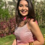 Mansi Srivastava Instagram - Pink panther 🐆 🌷🦩 Wearing @laalzaricouture 🌸