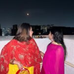Mansi Srivastava Instagram - #karwachauth vibessssssssss 🫶 Second year ❤️ With this amazing person i call home ❤️❤️❤️ @kapiltejwaniofficial